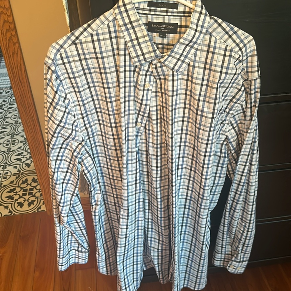 Like new men’s dress shirt from banana republic; sz xl